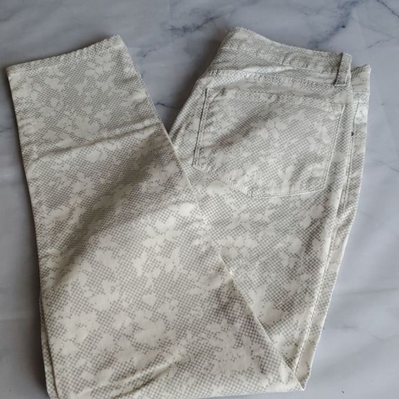 NWT - NYDJ White Patterned Ankle Pant - Picture 2 of 5